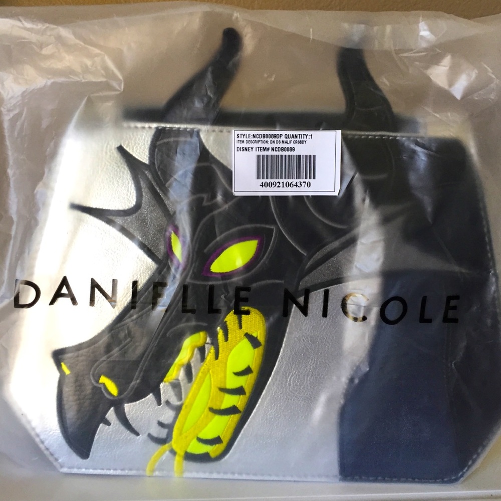 💜LAST ONE!!💜✨ BNWT!✨ Gorgeous Danielle Nicole Maleficent Dragon Crossbody! 💜